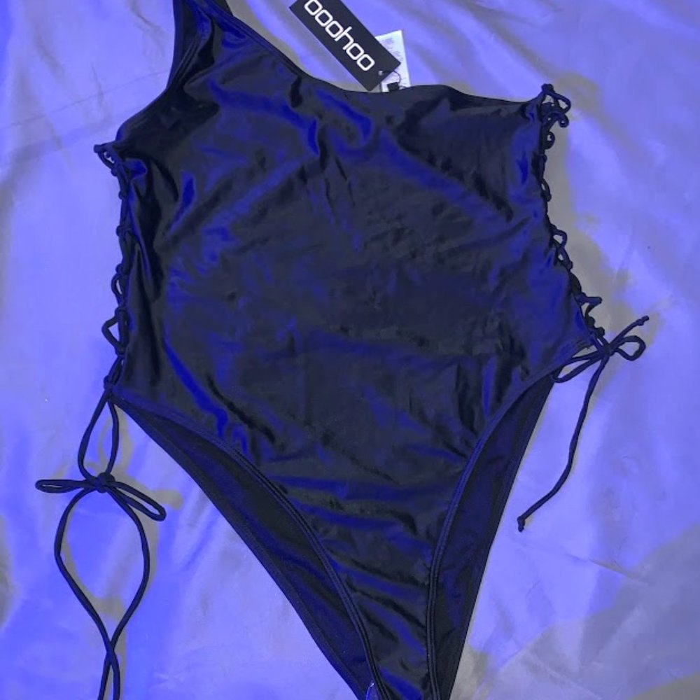 BooHoo One Sholder Swimsuit